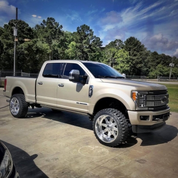 2017+ Ford F-250 & F-350 2.5" Premium Leveling System